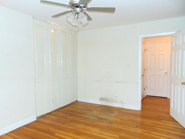 9588 N Terrace Place 208H, Des Plaines, IL 60016