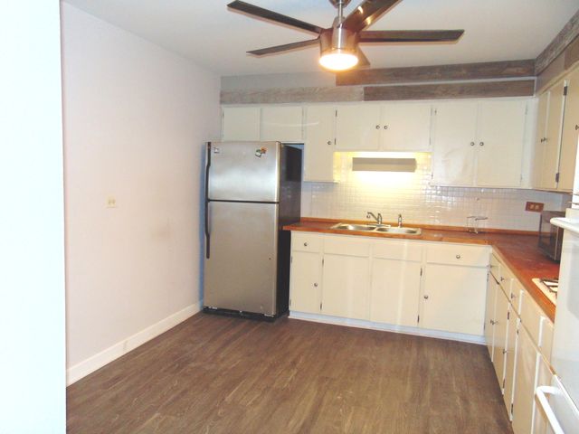 9588 N Terrace Place 208H, Des Plaines, IL 60016