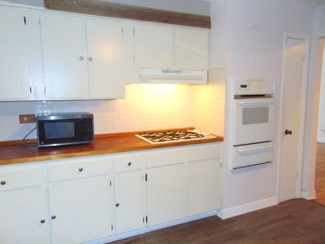 9588 N Terrace Place 208H, Des Plaines, IL 60016