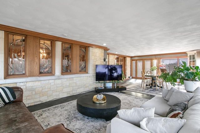 1001 Highway 33, Portage, WI 53901