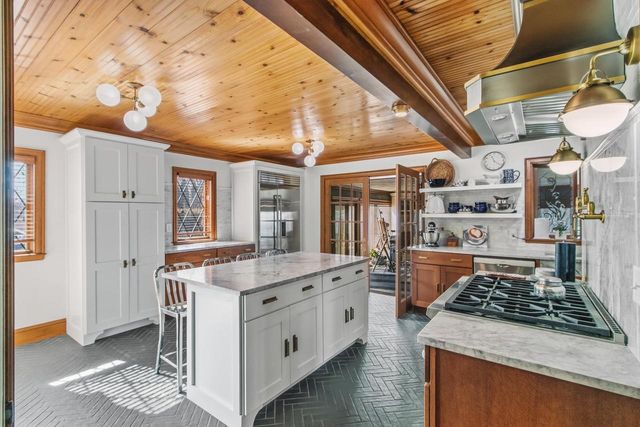 1001 Highway 33, Portage, WI 53901