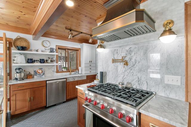 1001 Highway 33, Portage, WI 53901