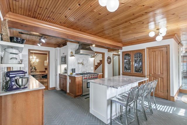 1001 Highway 33, Portage, WI 53901