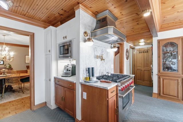 1001 Highway 33, Portage, WI 53901