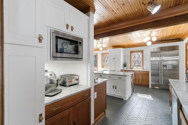 1001 Highway 33, Portage, WI 53901