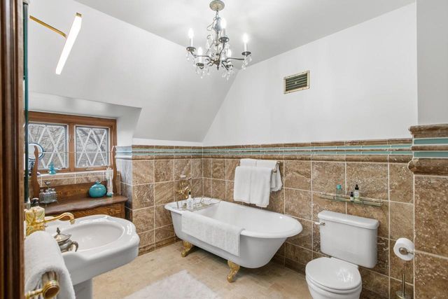 1001 Highway 33, Portage, WI 53901