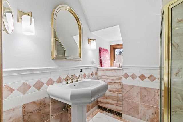 1001 Highway 33, Portage, WI 53901