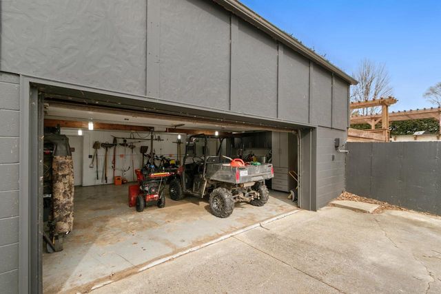 1001 Highway 33, Portage, WI 53901