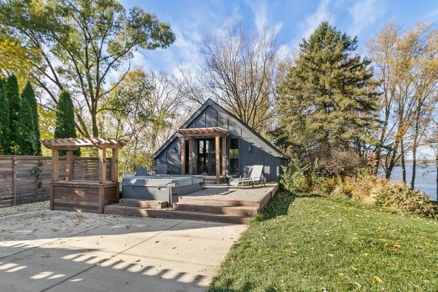 1001 Highway 33, Portage, WI 53901