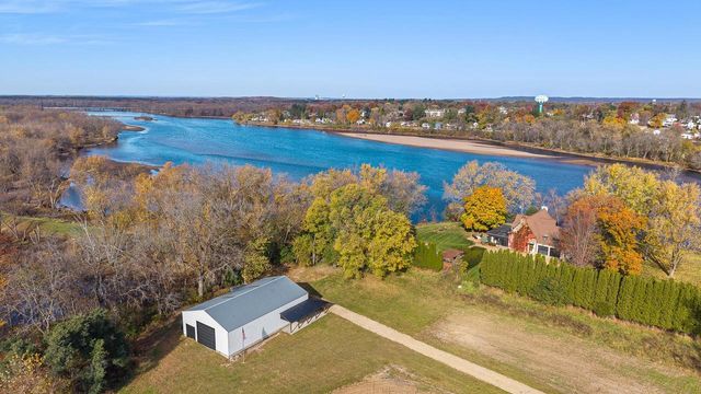 1001 Highway 33, Portage, WI 53901