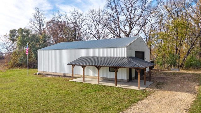 1001 Highway 33, Portage, WI 53901