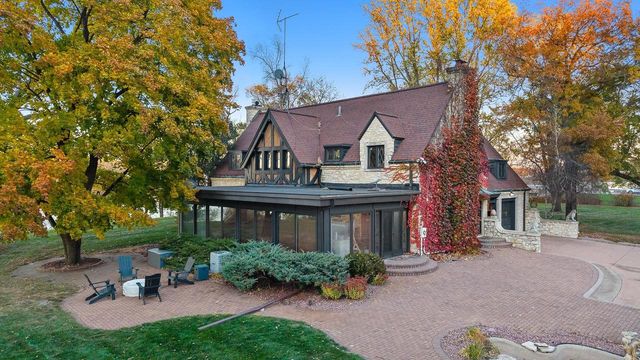 1001 Highway 33, Portage, WI 53901