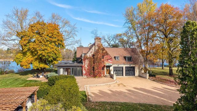 1001 Highway 33, Portage, WI 53901