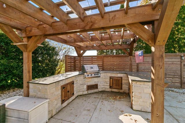 1001 Highway 33, Portage, WI 53901