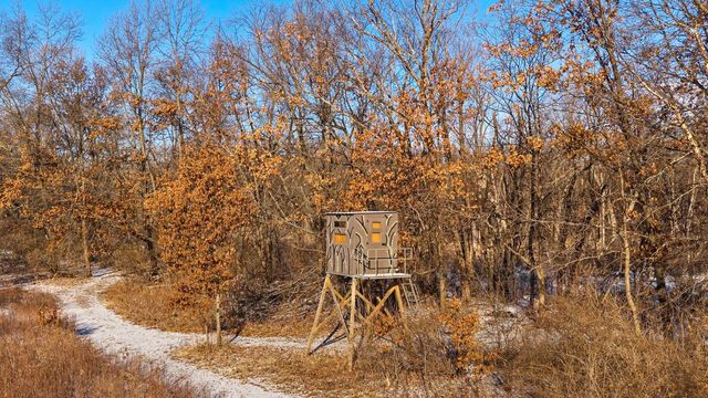 1001 Highway 33, Portage, WI 53901