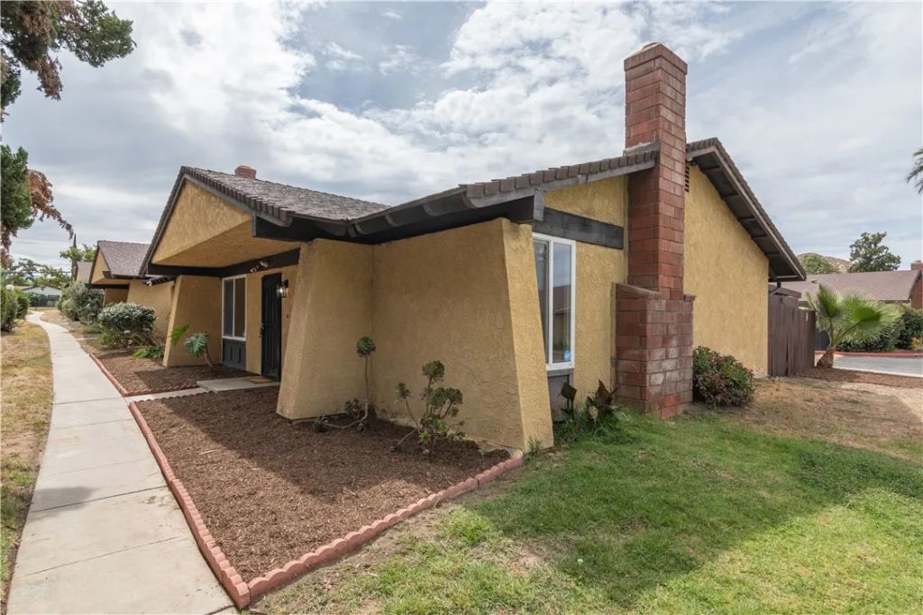 1231 S Buena Vista, Hemet, CA 92543