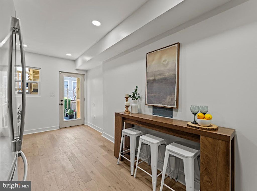 Image 17 of property listing at 607 S MILTON AVE, Baltimore, MD 21224