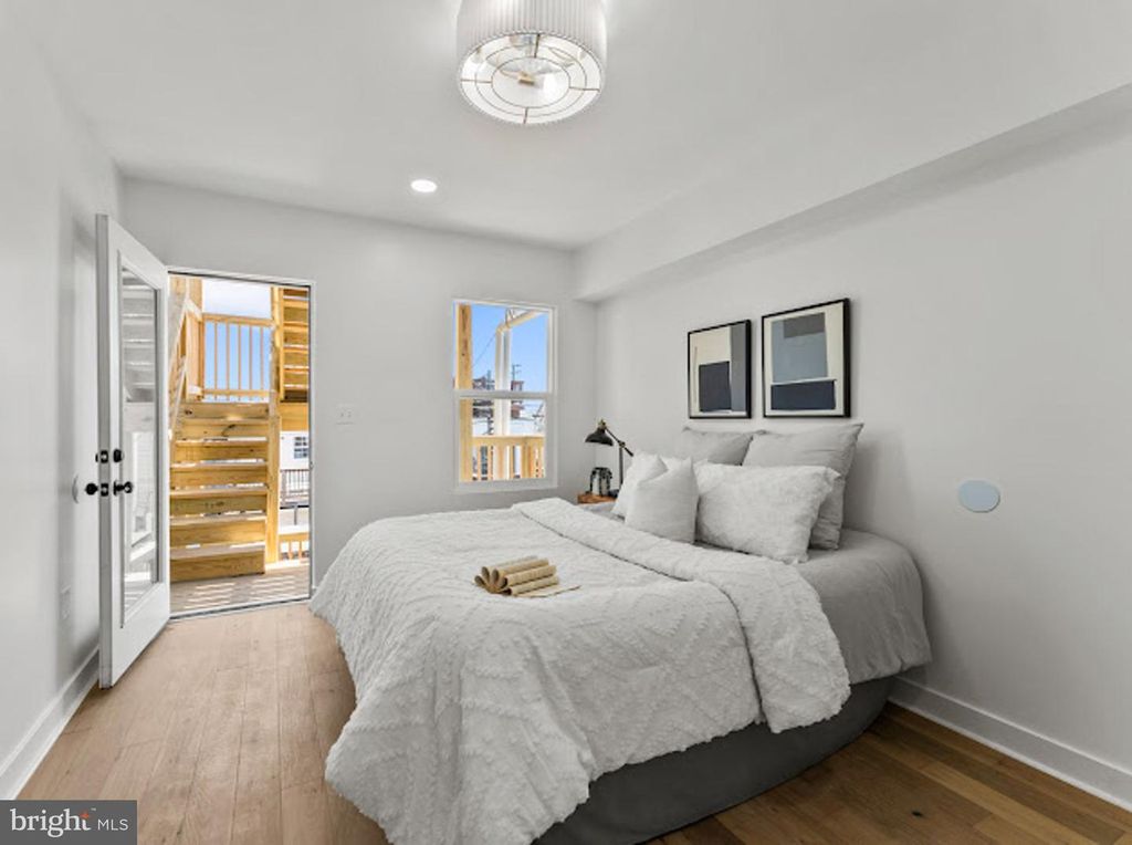 Image 30 of property listing at 607 S MILTON AVE, Baltimore, MD 21224