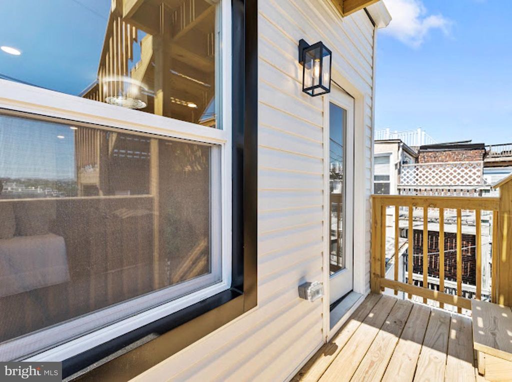 Image 31 of property listing at 607 S MILTON AVE, Baltimore, MD 21224