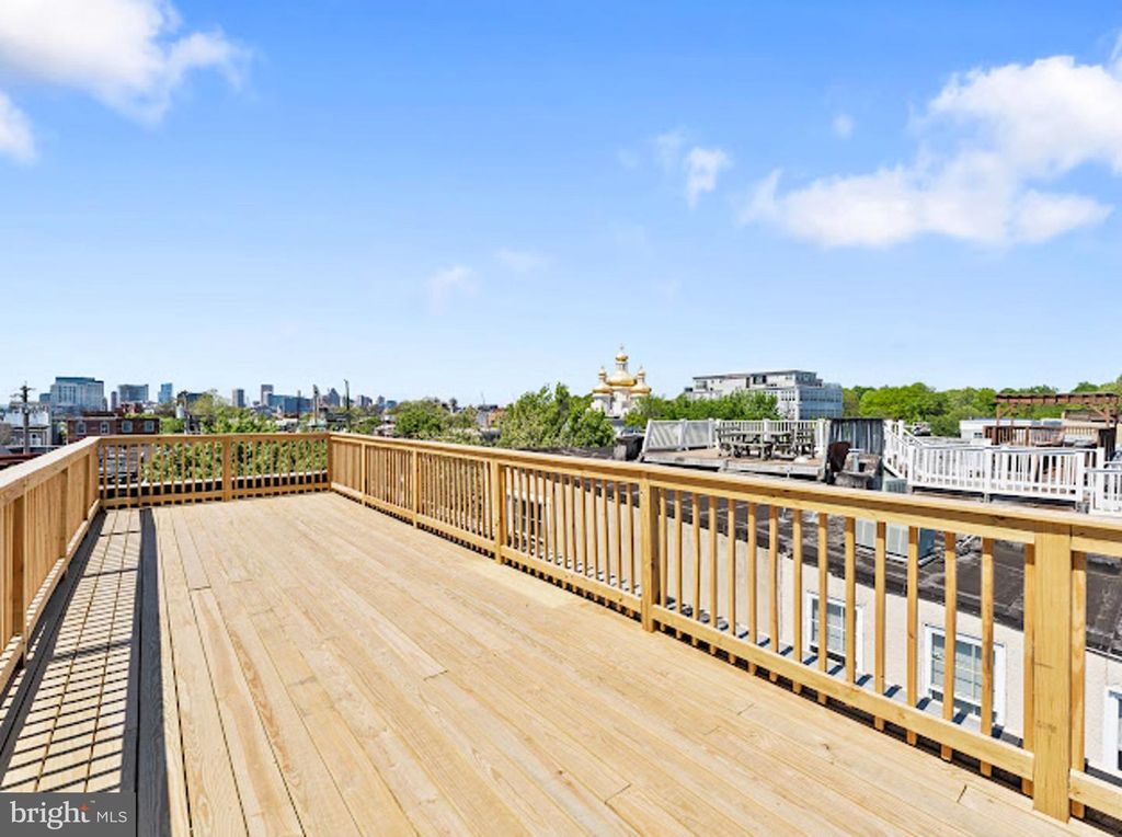 Image 40 of property listing at 607 S MILTON AVE, Baltimore, MD 21224