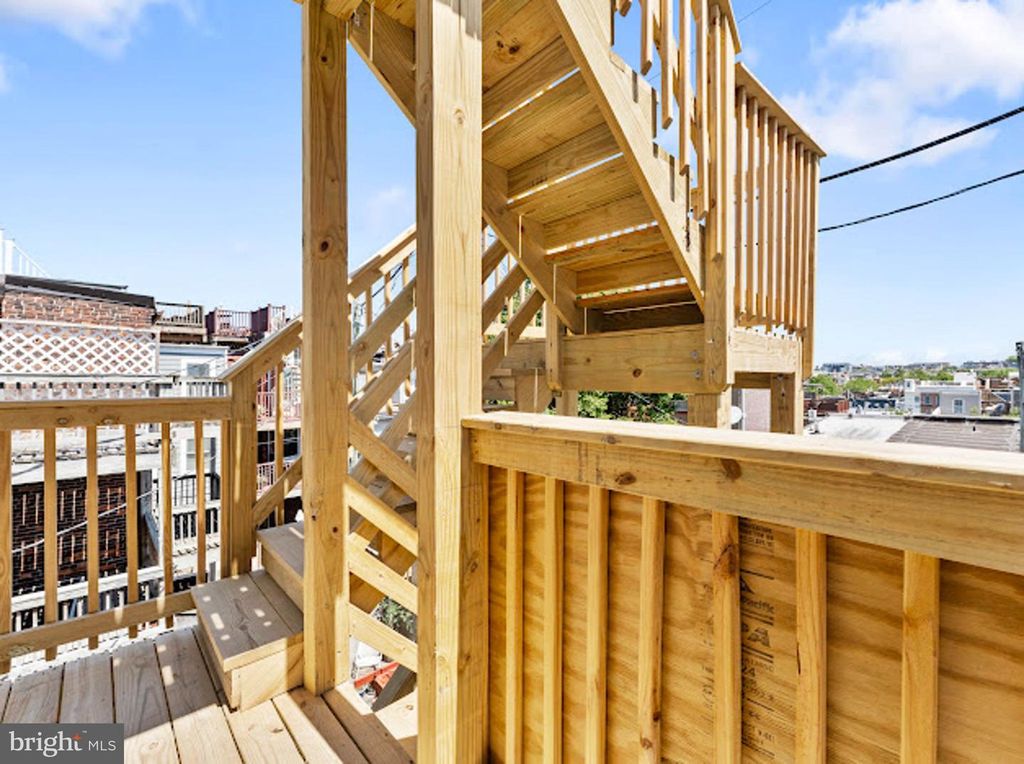 Image 42 of property listing at 607 S MILTON AVE, Baltimore, MD 21224