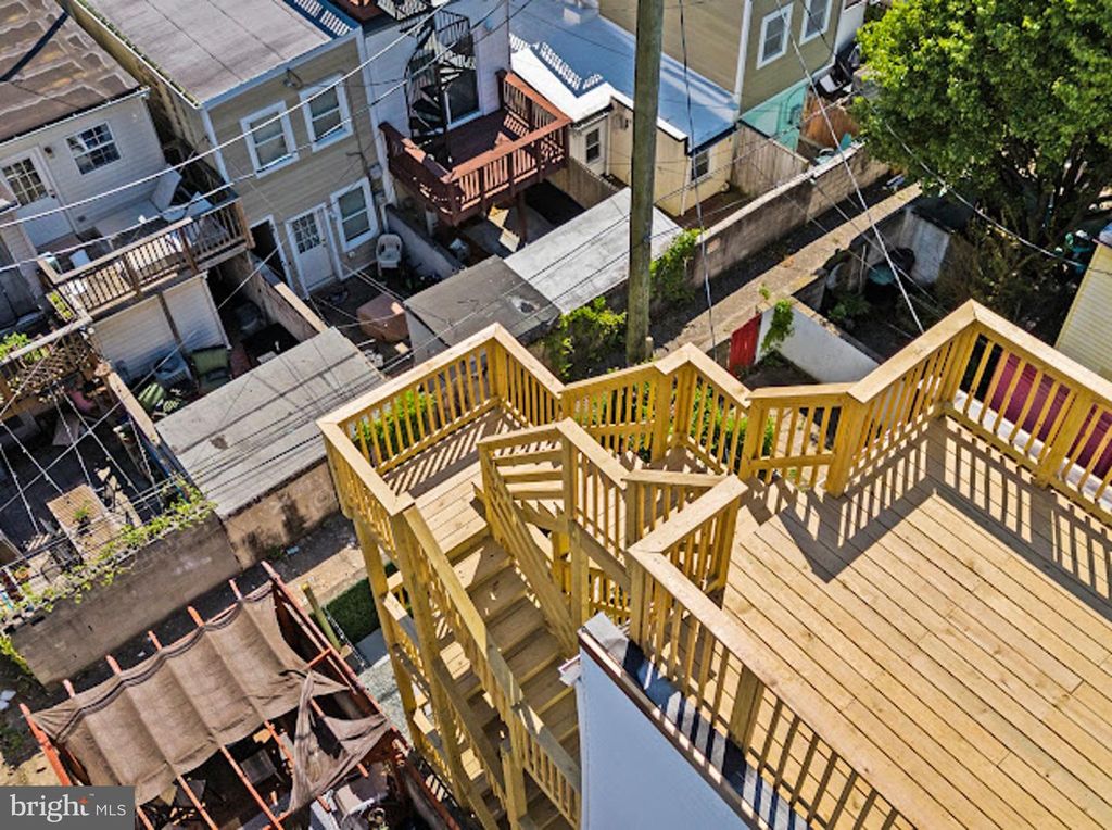 Image 45 of property listing at 607 S MILTON AVE, Baltimore, MD 21224