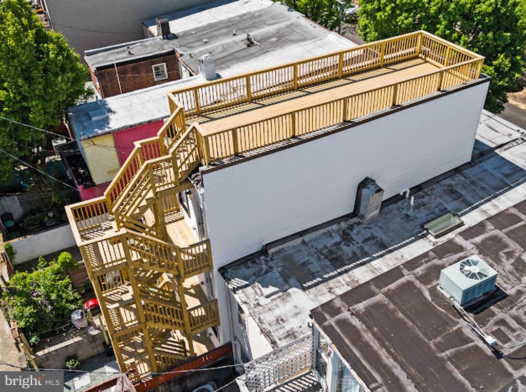 Image 47 of property listing at 607 S MILTON AVE, Baltimore, MD 21224