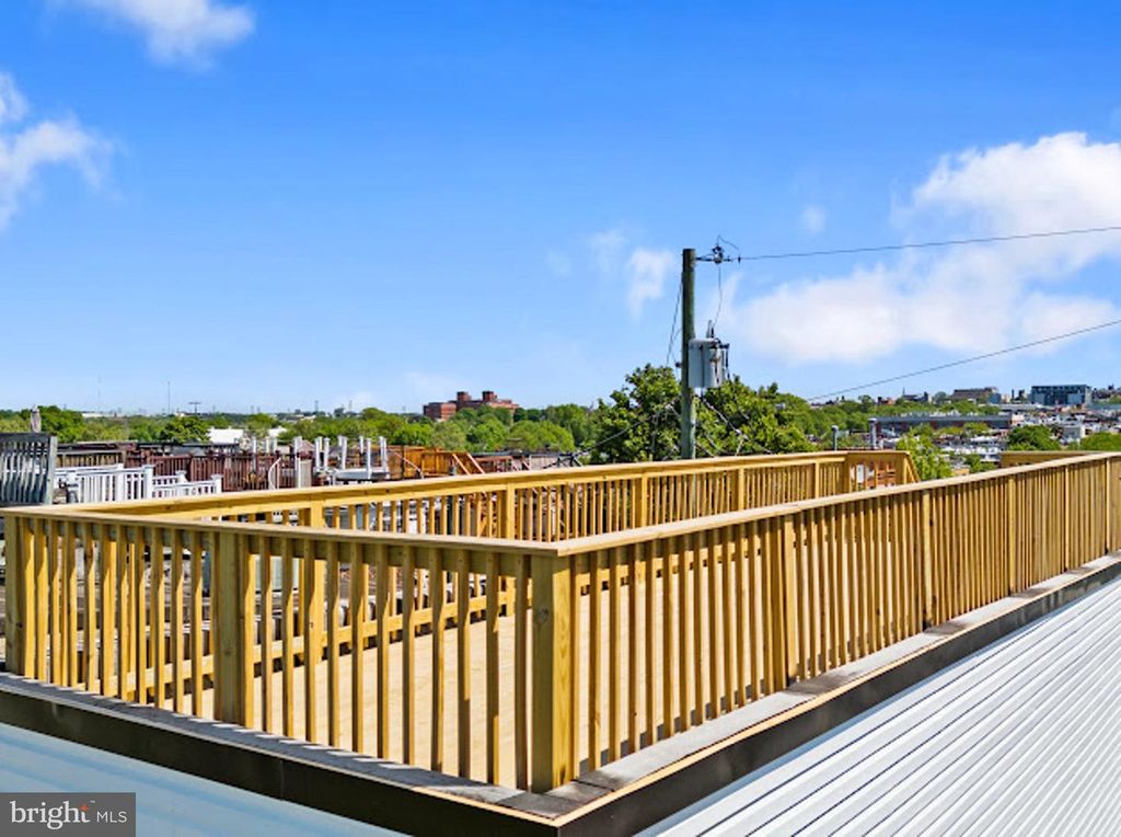 Image 48 of property listing at 607 S MILTON AVE, Baltimore, MD 21224