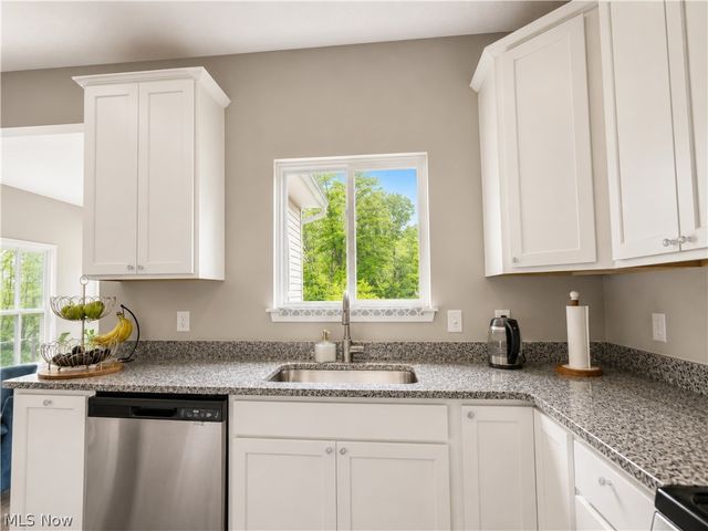3397 Buckeye Trail, Uniontown, OH 44685