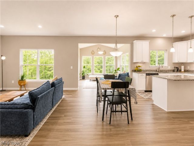 3397 Buckeye Trail, Uniontown, OH 44685