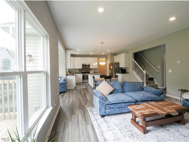 3397 Buckeye Trail, Uniontown, OH 44685
