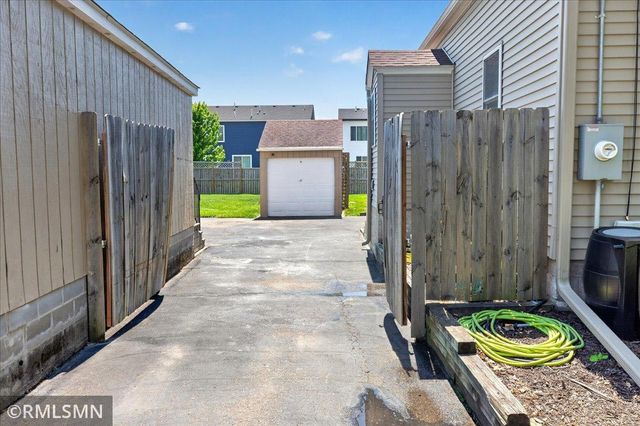 701 69th Avenue N, Brooklyn Center, MN 55430