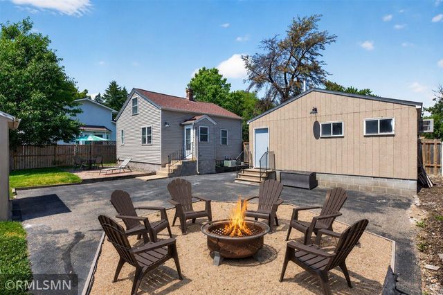 701 69th Avenue N, Brooklyn Center, MN 55430