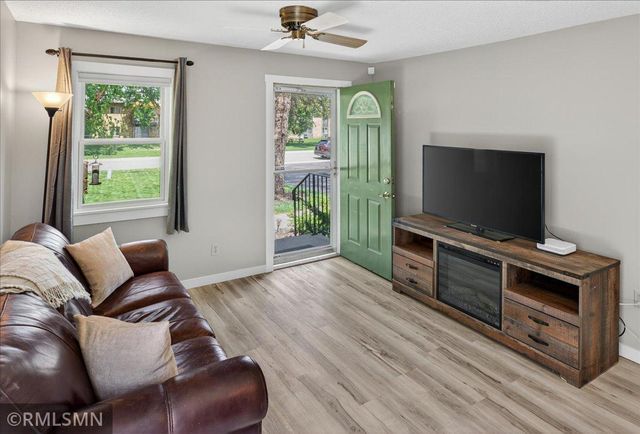 701 69th Avenue N, Brooklyn Center, MN 55430