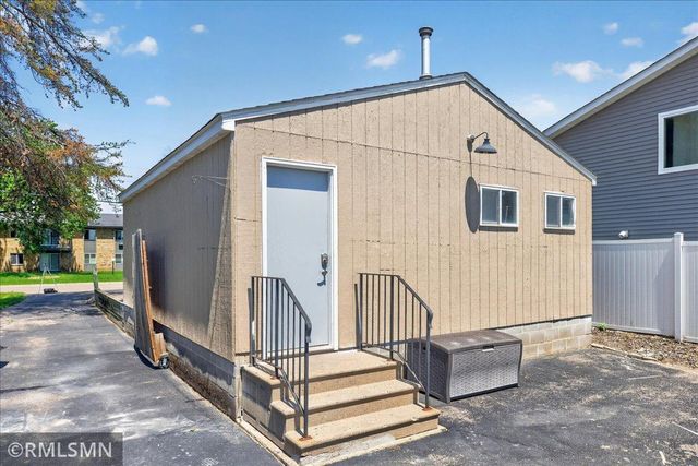 701 69th Avenue N, Brooklyn Center, MN 55430