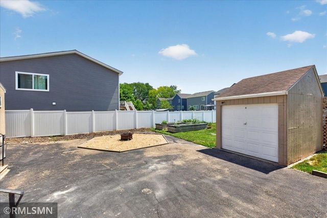 701 69th Avenue N, Brooklyn Center, MN 55430