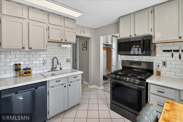 701 69th Avenue N, Brooklyn Center, MN 55430