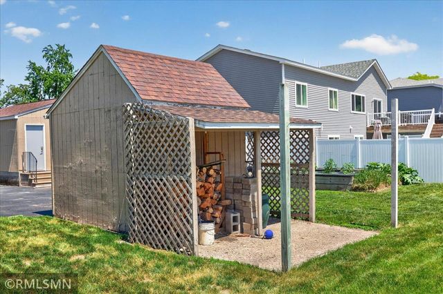 701 69th Avenue N, Brooklyn Center, MN 55430