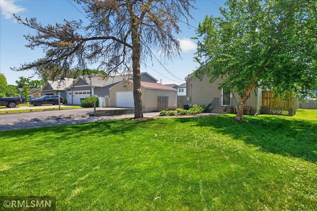 701 69th Avenue N, Brooklyn Center, MN 55430