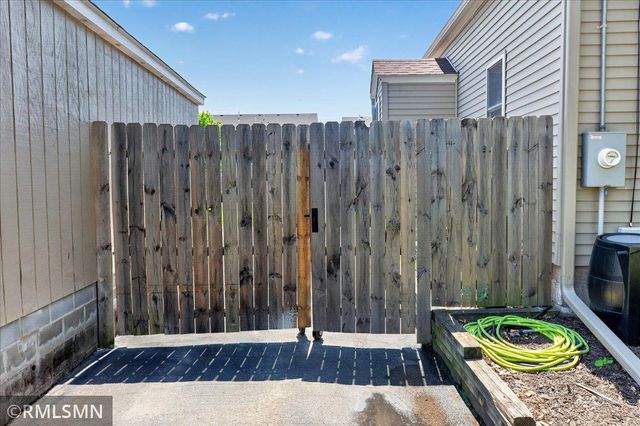 701 69th Avenue N, Brooklyn Center, MN 55430