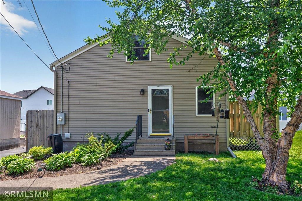 701 69th Avenue N, Brooklyn Center, MN 55430