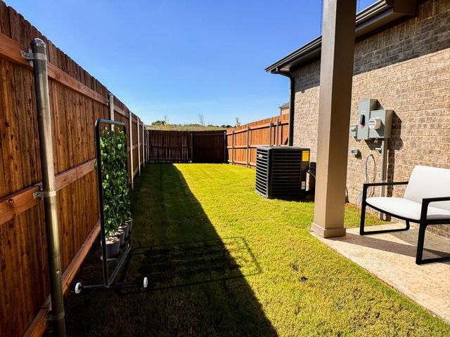 1909 Ethereal Lane, Waxahachie, TX 75165