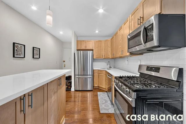 5523 31st Ave Apt 4H, New York City, NY 11377