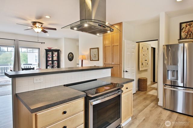 5655 Pauleina Court, Freeland, WA 98249