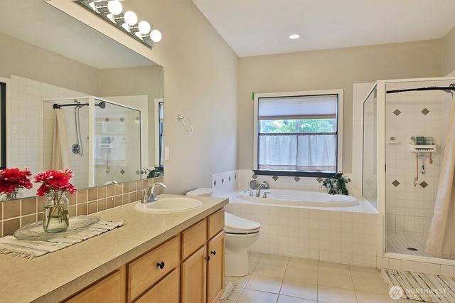 5655 Pauleina Court, Freeland, WA 98249