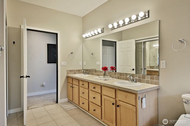 5655 Pauleina Court, Freeland, WA 98249
