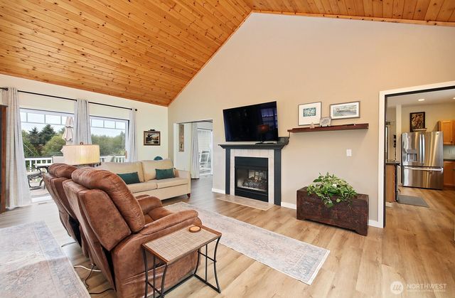 5655 Pauleina Court, Freeland, WA 98249