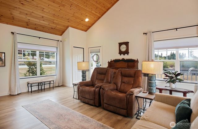 5655 Pauleina Court, Freeland, WA 98249