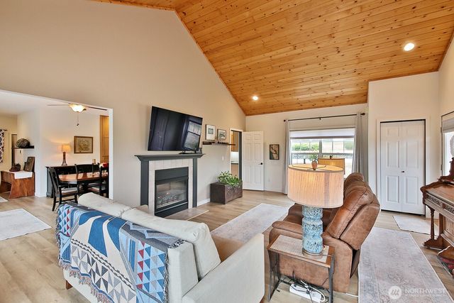 5655 Pauleina Court, Freeland, WA 98249