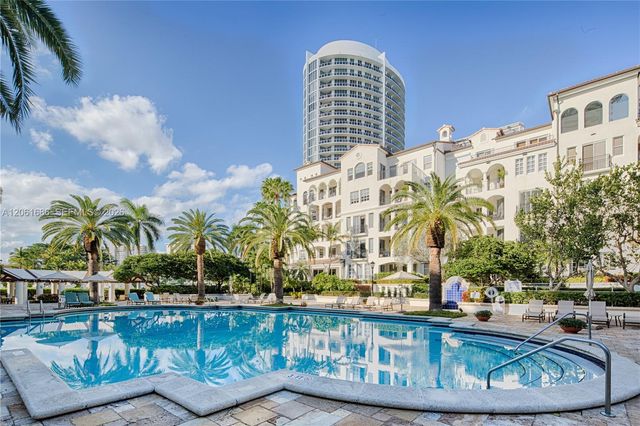 3500 Island Blvd D-203, Aventura, FL 33160